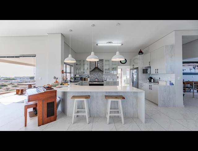 6 BEDROOM HOUSE FOR SALE IN MYBURGH PARK